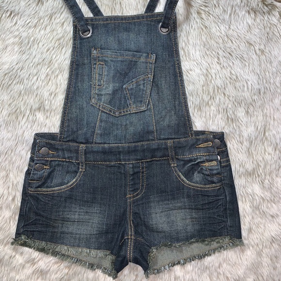 Hot Kiss Tinted Denim Bib Frayed Shorts - Picture 2 of 3